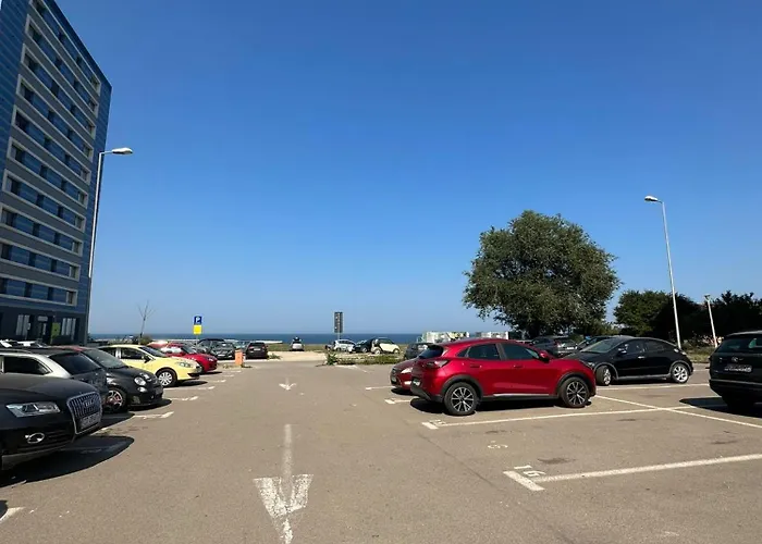 アパート Faleza Nord Reyna