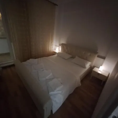 Faleza Nord Reyna Apartmán *